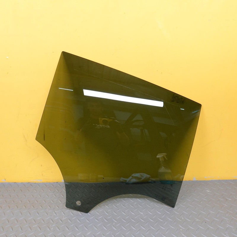 2024-2026 BMW X2 U10 REAR RIGHT DOOR WINDOW GLASS FACTORY TINTED OEM