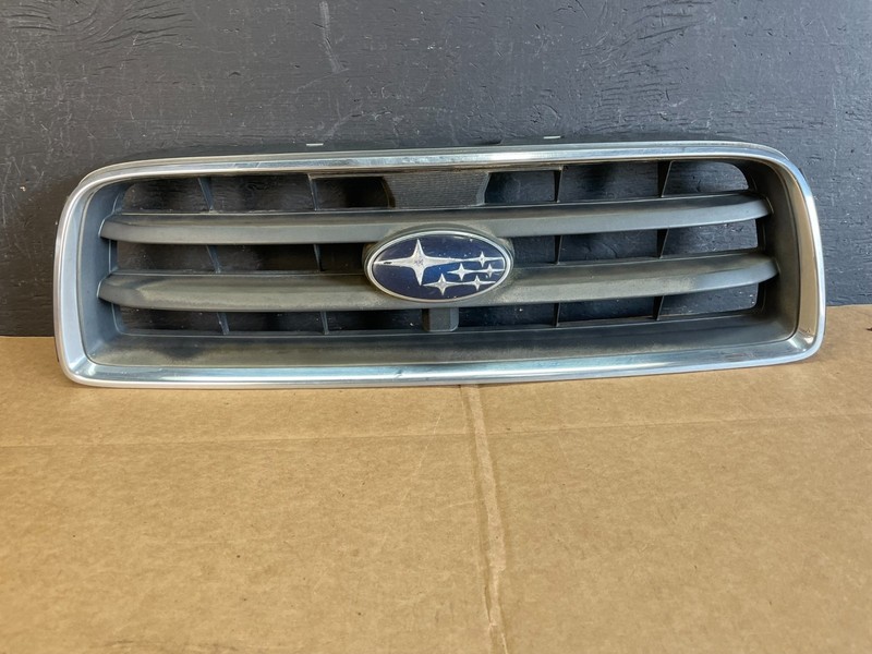 2003 to 2005 Subaru Forester Front Upper Grill Grille Oem AE0827 DG