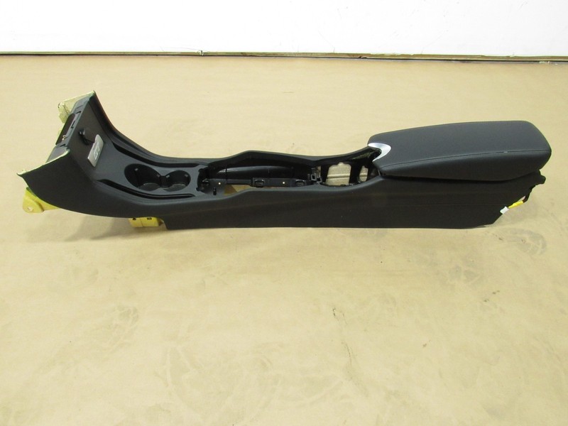 20-23 McLaren GT 2021 Center Console W/ Armrest Cup Holder |Y2