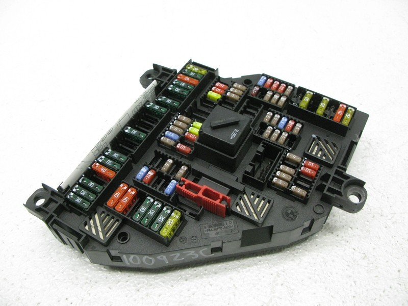 13-15 BMW F01 F02 750Li 740i REAR TRUNK FUSE BOX POWER DISTRIBUTION MODULE OEM 1