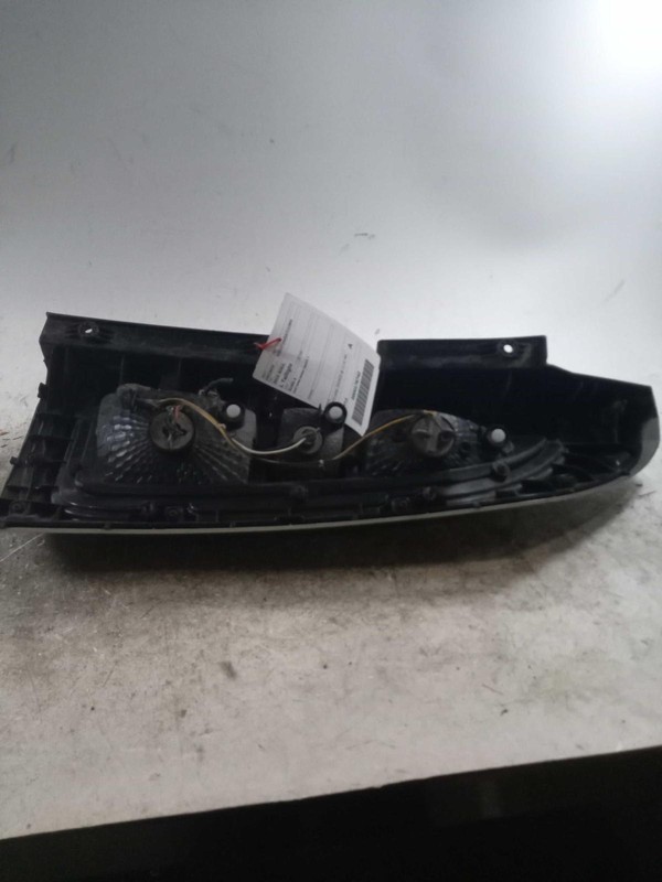 2010-2011 KIA SOUL Left Tail Light Assembly Grey OEM Used NJ25-16410-412627