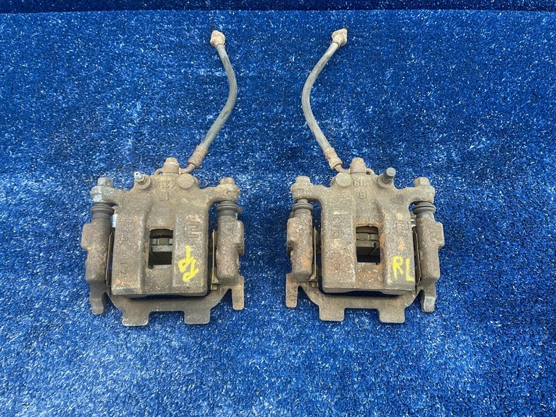 2017–2020 Nissan Pathfinder Rear Brake Caliper Set OEM