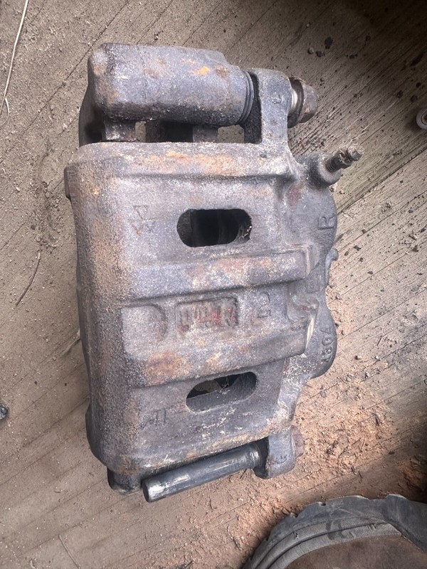 09-22 Mitsubishi Lancer Ralliart & Outlander RH Pass Side Front Brake Caliper