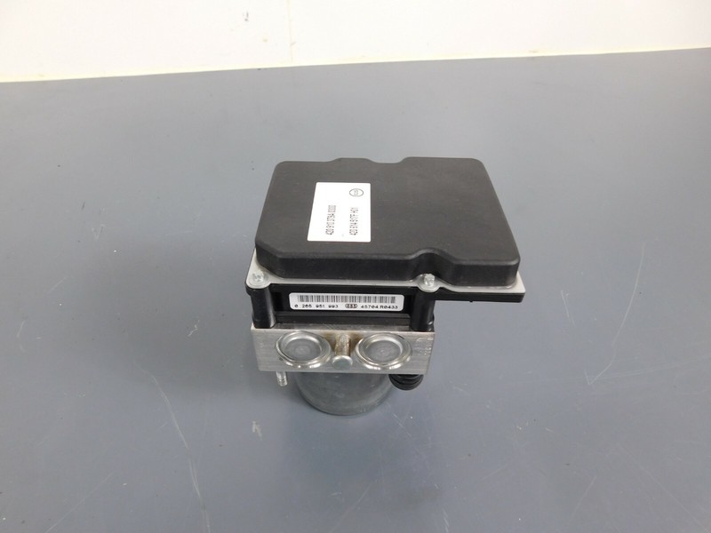 2015 12 13 14 15Audi R8 V10 ABS Brake Pump Module #1011 C5