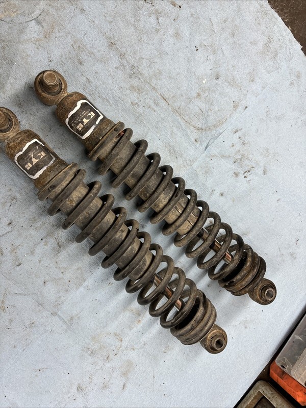 Vintage Yamaha G1 Golf Cart 2 stroke Motor Cart rear suspension shocks KYB