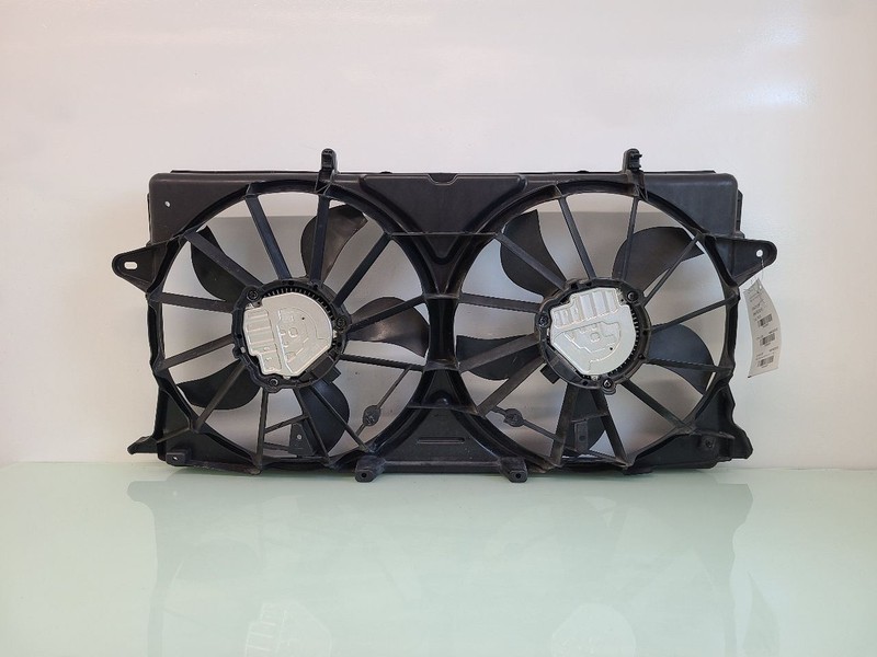 Radiator Fan Motor Fan Assembly Fits 14-21 SILVERADO 1500 PICKUP 580655