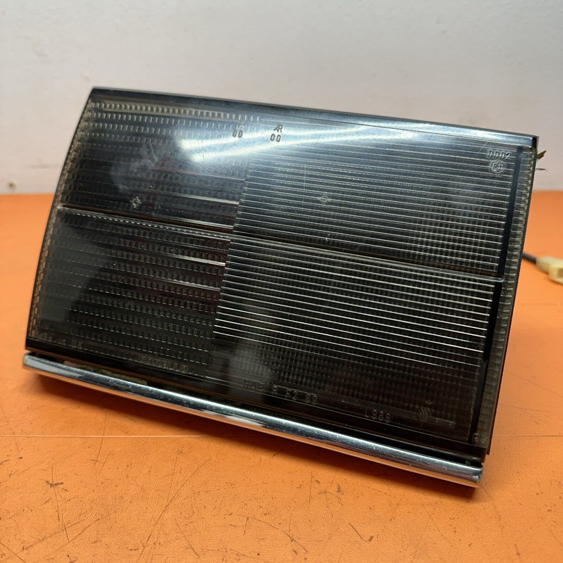 DAC11090 | 92 - 96 JAGUAR XJS CONVERTIBLE RIGHT TAIL LIGHT INNER TRUNK PASSENGER