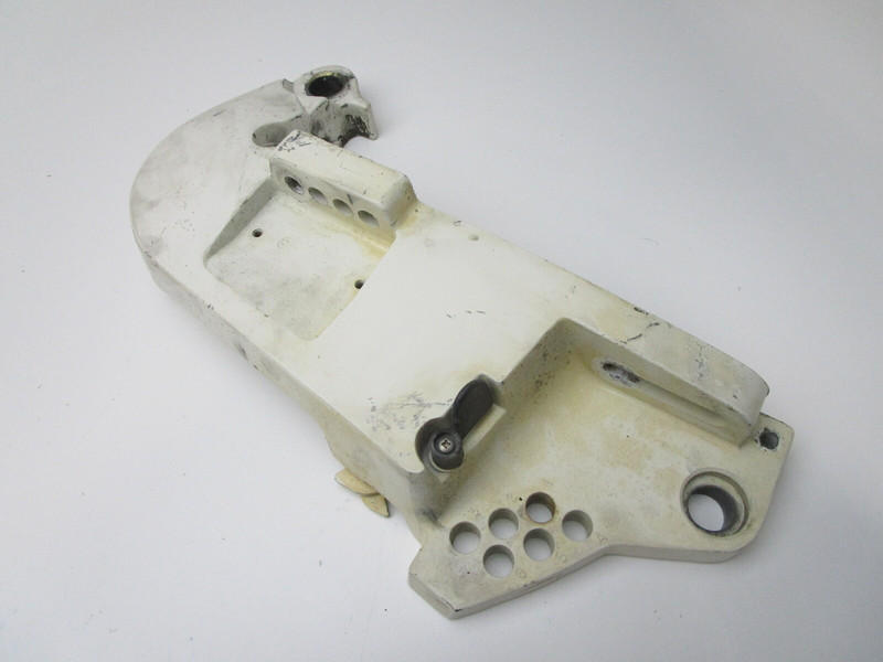 0335489 Evinrude Johnson 60-250 Hp Starboard Transom Bracket White W/Trail Lock