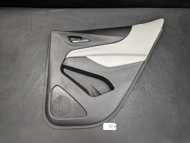 Rear Right Door Trim Panel 2019 Chevrolet Equinox 84441386 2018 2020 2021 - 2023