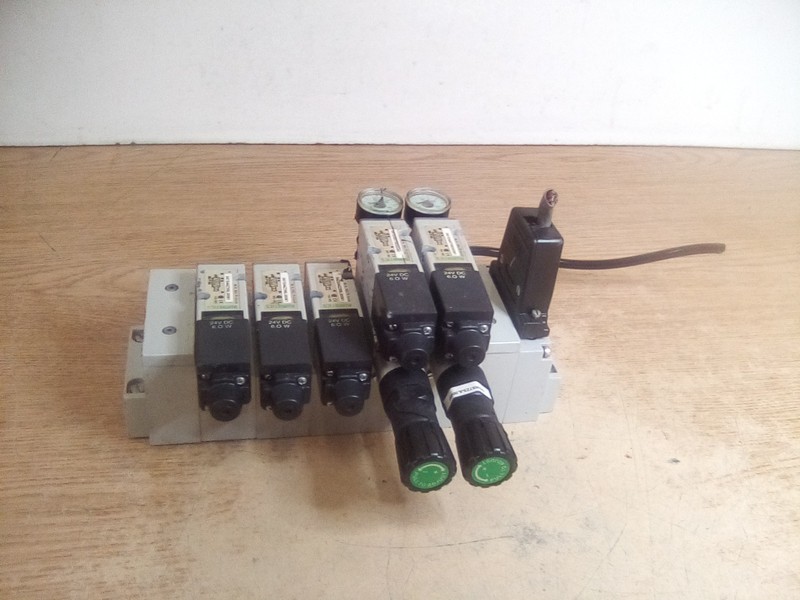 Asco Numatics 239-972 Manifold Assembly W/ X5 041SA4X3ML00061 X2 042RS7Z3J00000