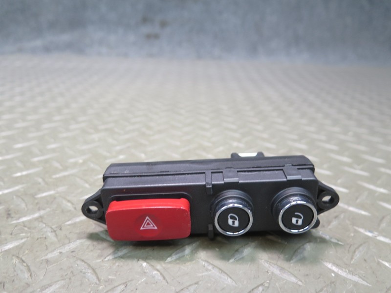 2008-2019 MASERATI GRANTURISMO M145 HAZARD LIGHT DOOR LOCK UNLOCK BUTTON SWITCH