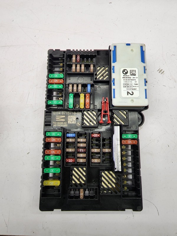 2019-21 BMW G20 330I Fuse Box OEM 61148715718 AH0214