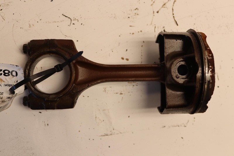 2010-2015 FERRARI 458 ITALIA 4.5L V8 F136FB PISTON CONNECTING ROD HALF OEM