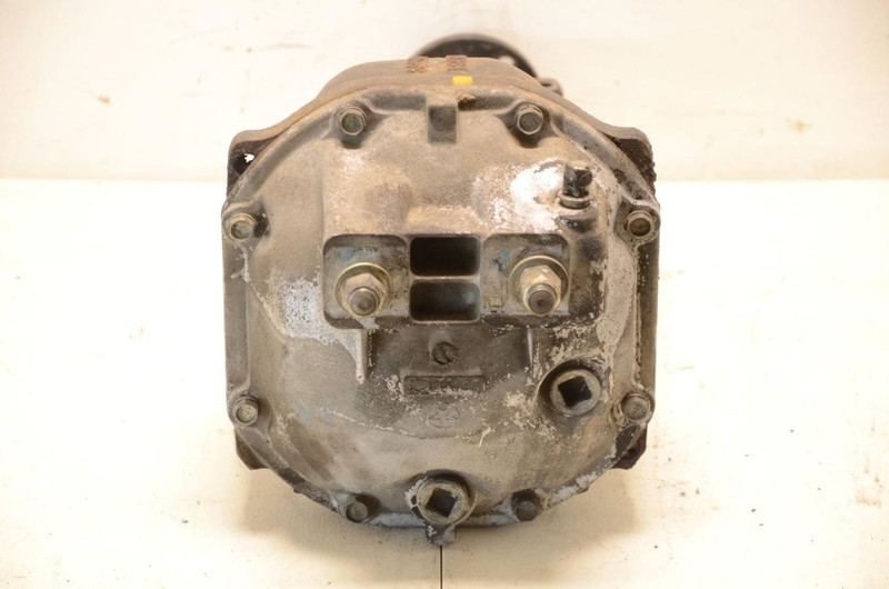 88-89 Nissan 300ZX Z31 2+0 Rear Differential Carrier Assembly 38311P9000
