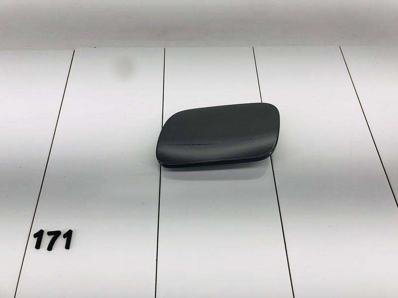 04-10 VOLKSWAGEN TOUAREG QUARTER PANEL FUEL TANK DOOR ALASKA GRAY METALLIC OEM
