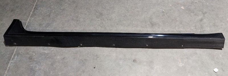 2010 2011 2012 2013 2014 CTS-V SEDAN RIGHT PASSENGER ROCKER MOLDING 1184840
