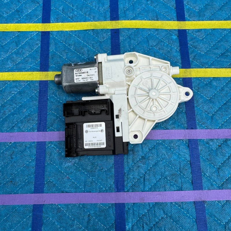 07–14 Audi TT Roadster Convertible Front Driver Window Regulator Motor Modul OEM