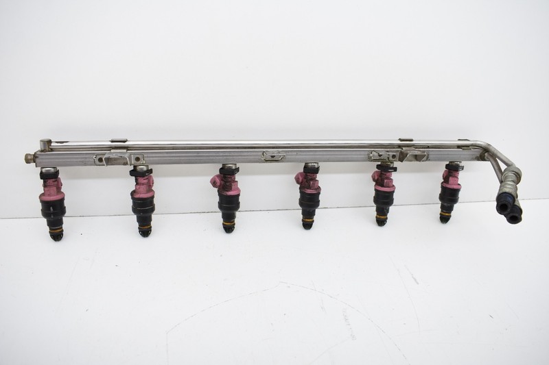 1997 BMW Z3 M52 Fuel Rail w Injectors OEM KW18