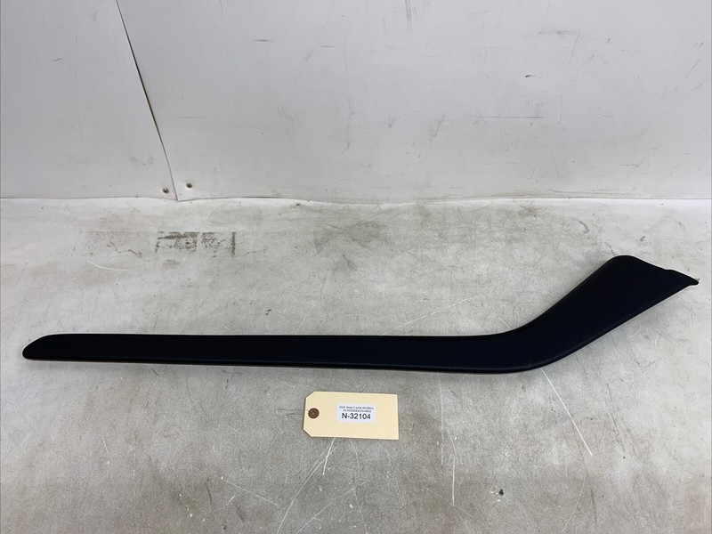 17-21 TESLA MODEL 3 Y CONSOLE RIGHT MOLDING COVER 1087944-00-D N-32104 U8