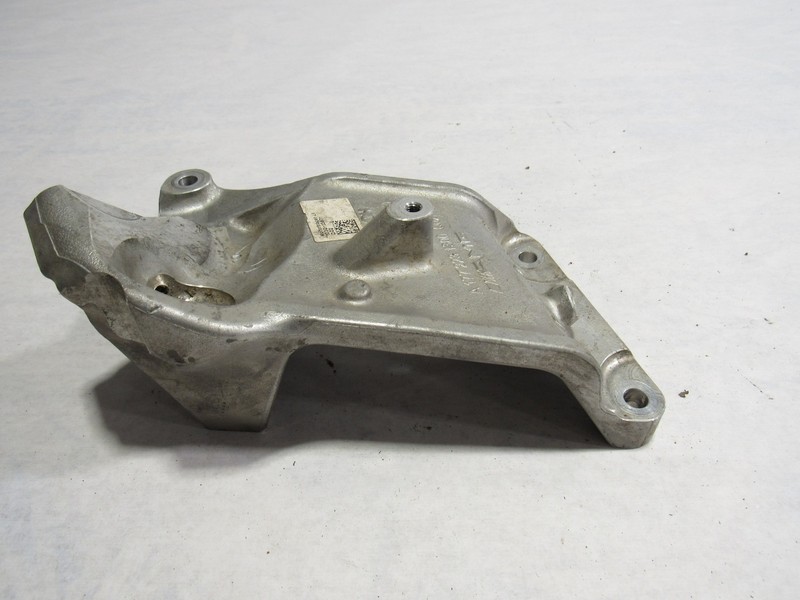 18-20 Mercedes E63 S W213 2018 4.0L Left Driver Engine Mount Bracket Support |:Y