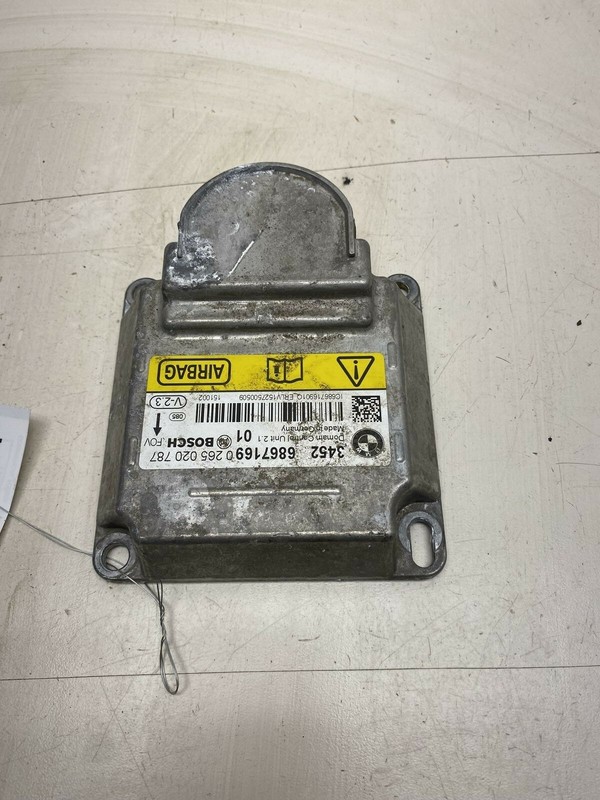 2016-2018 BMW 340I F30 DIAGNOSTIC CHASSIS RESTRAINT CONTROL MODULE BOSCH OEM