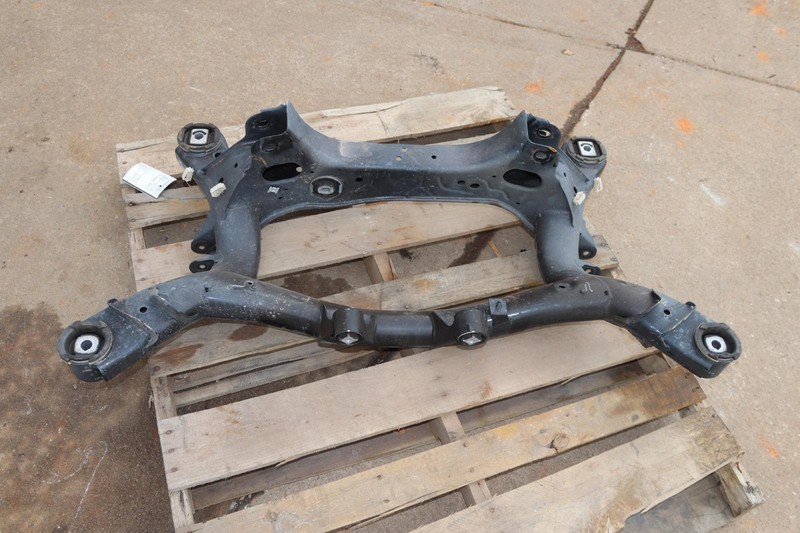 2017-2020 BMW 430I 2.0L F33 REAR SUSPENSION CROSSMEMBER SUBFRAME OEM