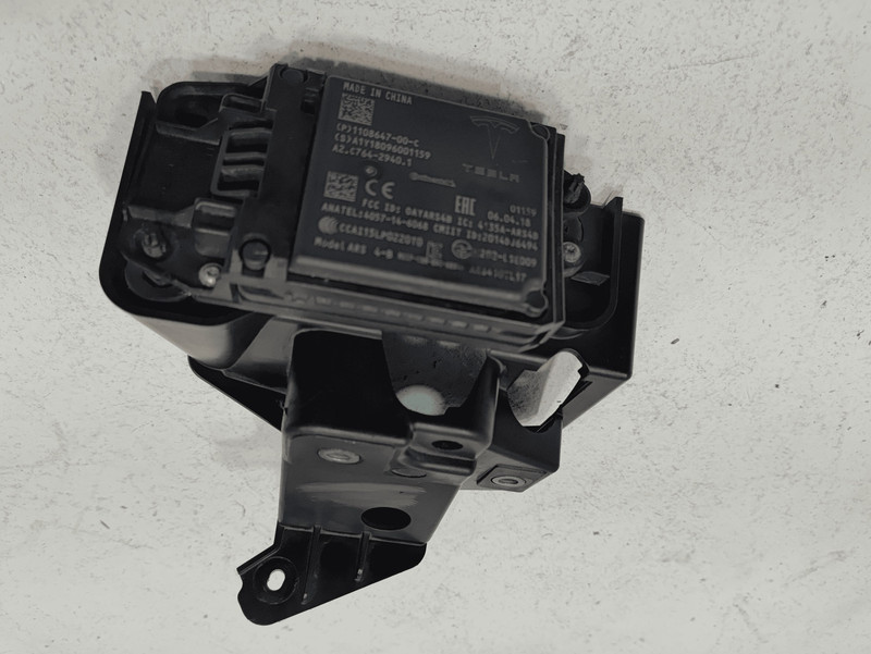 17-20 TESLA MODEL S FRONT LH SIDE CRUISE CONTROL SENSOR RADAR MODULE W/ BRACE OE