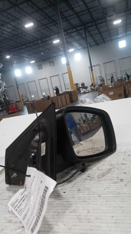 Used Right Door Mirror fits: 2016 Dodge Journey Power heated manual folding pain