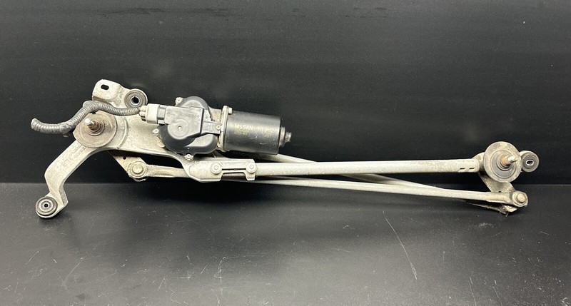 2014 - 2024 INFINITI QX80 FRONT WINDSHIELD WIPER LINKAGE W/ MOTOR OEM 288101LA0A