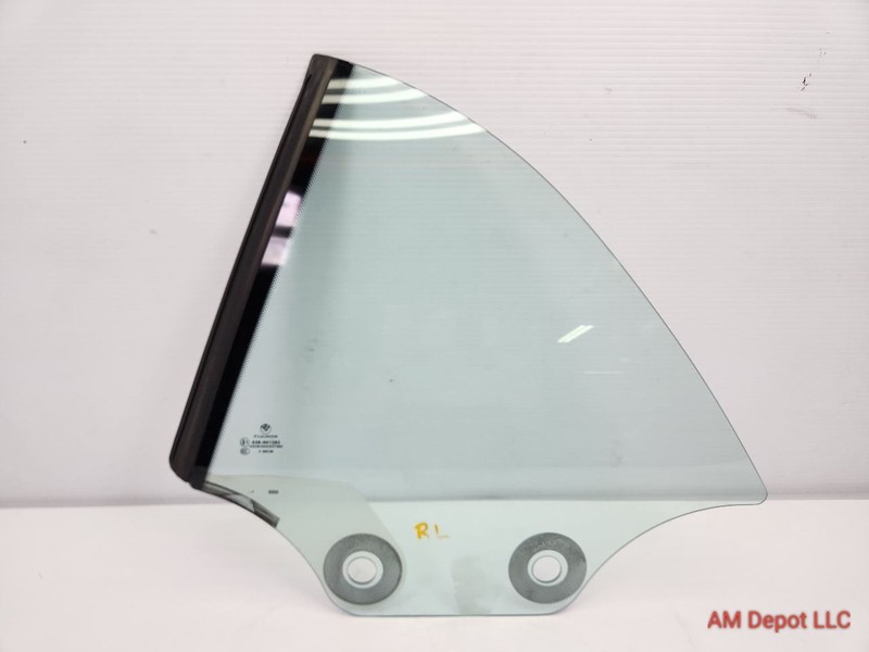 2009 BMW 135i 128i E88 Convertible Rear Left Quarter Glass 51377165591