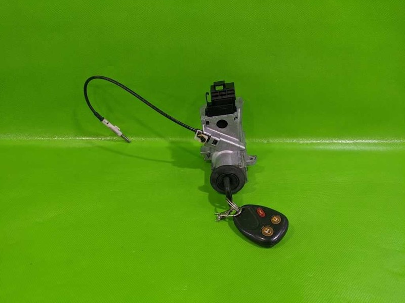 03-06 SUBURBAN IGNITION SWITCH CYLINDER HOUSING W/KEY OEM 4309-12