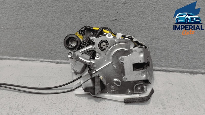 TOYOTA SIENNA REAR DRIVER SIDE DOOR REARWARD LOCK LATCH ACTUATOR OEM 2018-2019