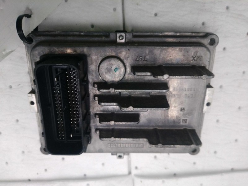 2016 Cadillac CT6 Engine Control Module ECM 3.0L OEM 12679077 Used 77k mi