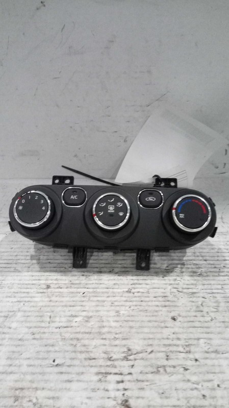 2017 Kia Forte A/C Selector Switch OEM Silver 97250B0AA0M15 82K Miles