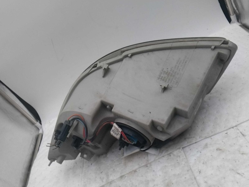 2010 Chevrolet Cobalt Right Blue Headlight Assembly OEM 241796 Used 150K Miles