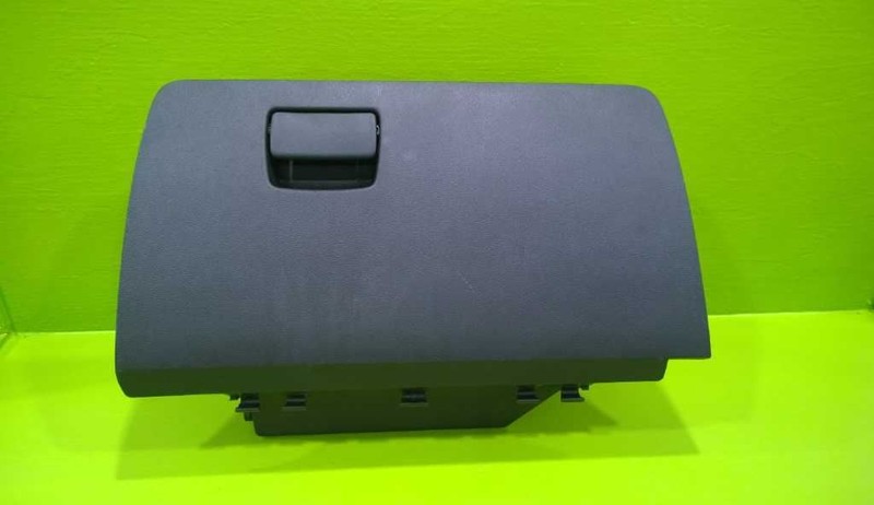 10 11 12 13 14 15 16 17 TERRAIN EQUINOX GLOVE BOX OEM 2439-28