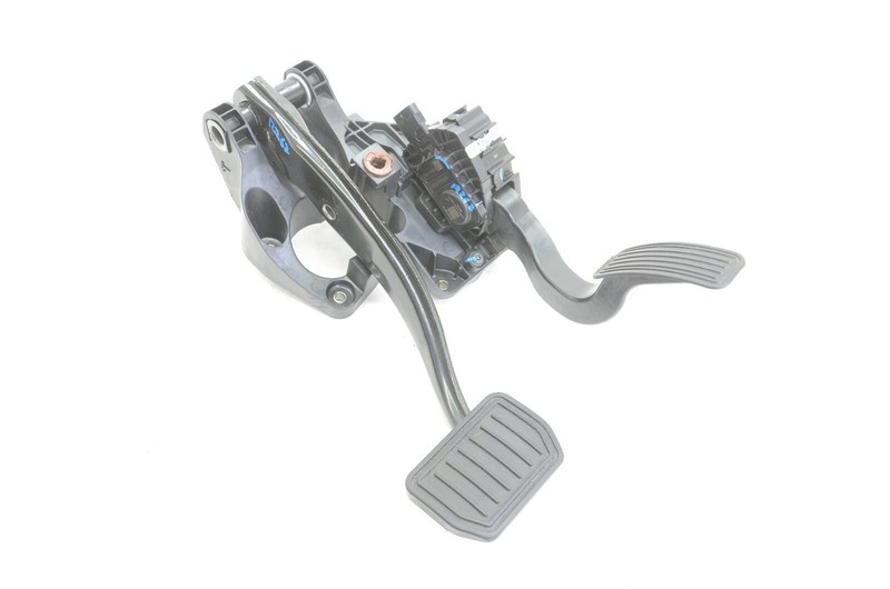 17-23 Tesla Model 3 Accelerator Pedal and Brake Pedal and Bracket