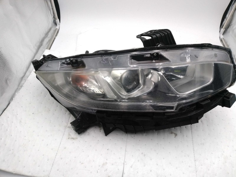 2017 Honda Civic Right Headlight Assembly Silver Used 84k Miles FOGGY 2DR