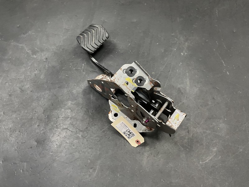 Brake Pedal 2021 Nissan Sentra 46501-6LE0B 2020 2022 2023