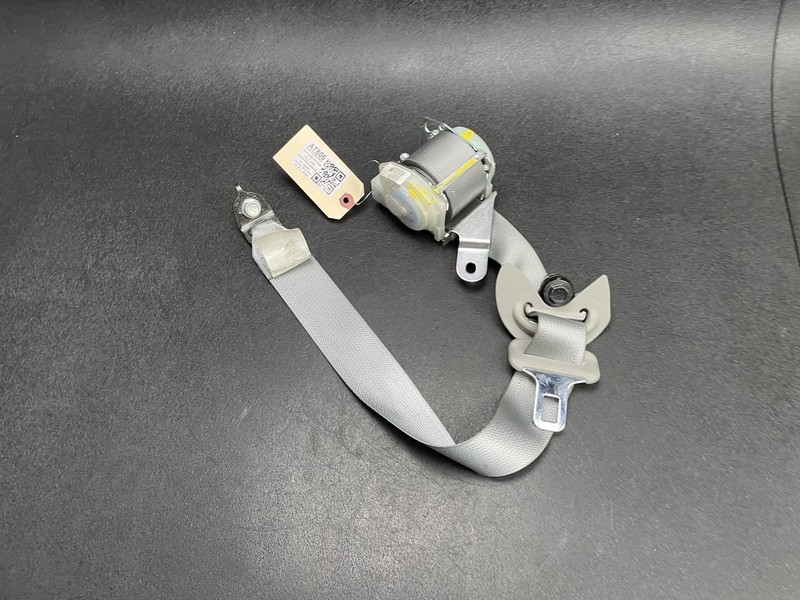 2nd Row Rear Right Seat Belt Retractor 2018 Acura MDX 04864-TZ5-A00 2014 - 2020