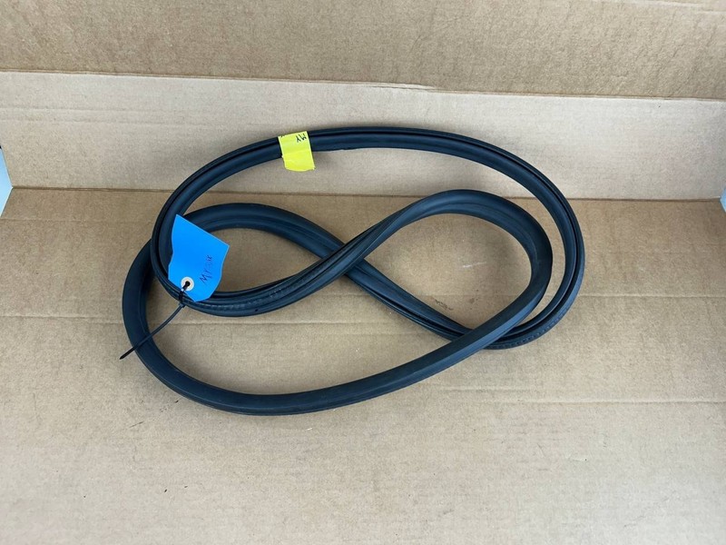 ✅20-23 Tesla Model Y Trunk/Hatch Seal