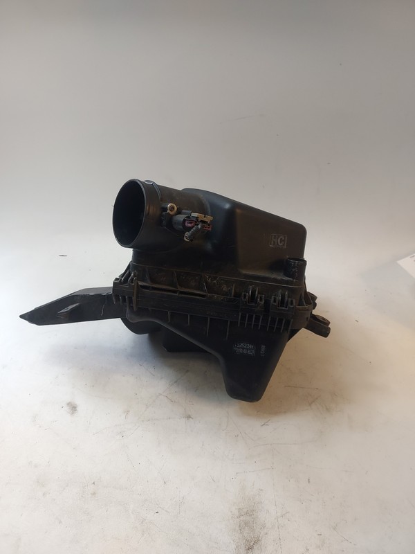 2005-2010 Chevrolet Cobalt OEM air filter cleaner box housing 05 06 07 08 09 10
