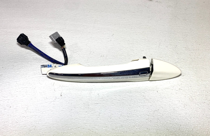 17-22 INFINITI Q60 FRONT RIGHT PASSENGER SIDE DOOR HANDLE OEM #A0.34
