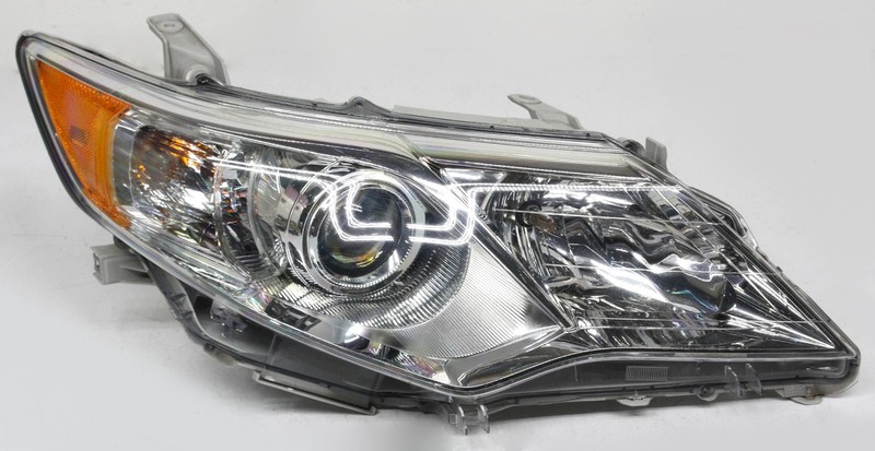 OEM Right Passenger Halogen Headlamp For Toyota Camry Chrome bezel 81110-06470