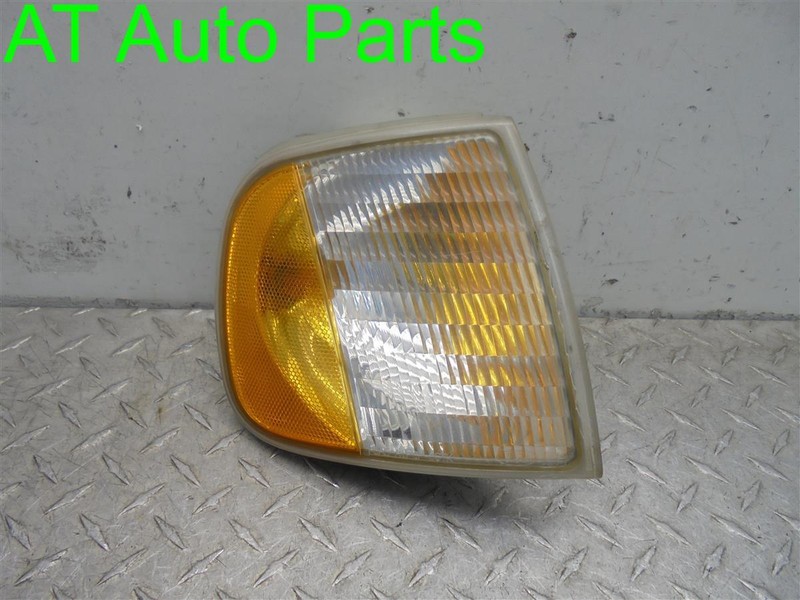 97-02 FORD EXPEDITION F150 F250 PASSENGER TURN SIGNAL LIGHT OEM F75X-13B220-A