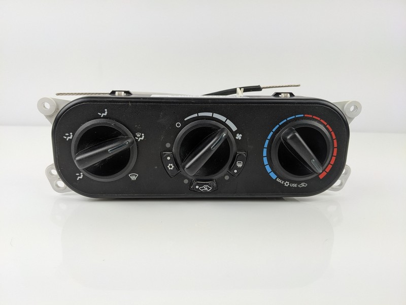 2007 - 2010 Jeep Wrangler A/C Heater Climate Control Unit P55111840 OEM Heated