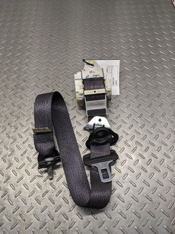 2013 Chevy Silverado Crew Cab Right Rear Seat Belt Retractor1183417