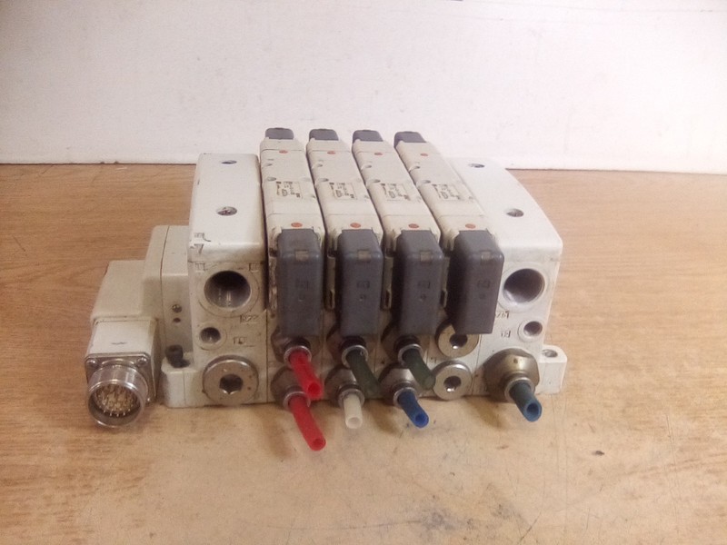 SMC Manifold Bank X4 VSR8-4-FJG-D-3VZR