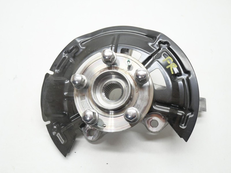 2020-2025 BUICK ENCORE GX FRONT RIGHT RH PASSENGER SIDE KNUCKLE SPINDLE HUB OEM