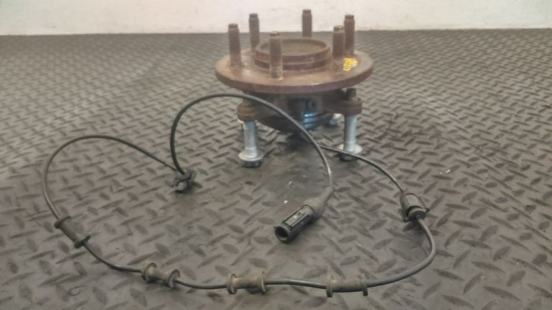 03-06 Lincoln Navigator 4x4 Front Hub OEM 6L1Z1104DA